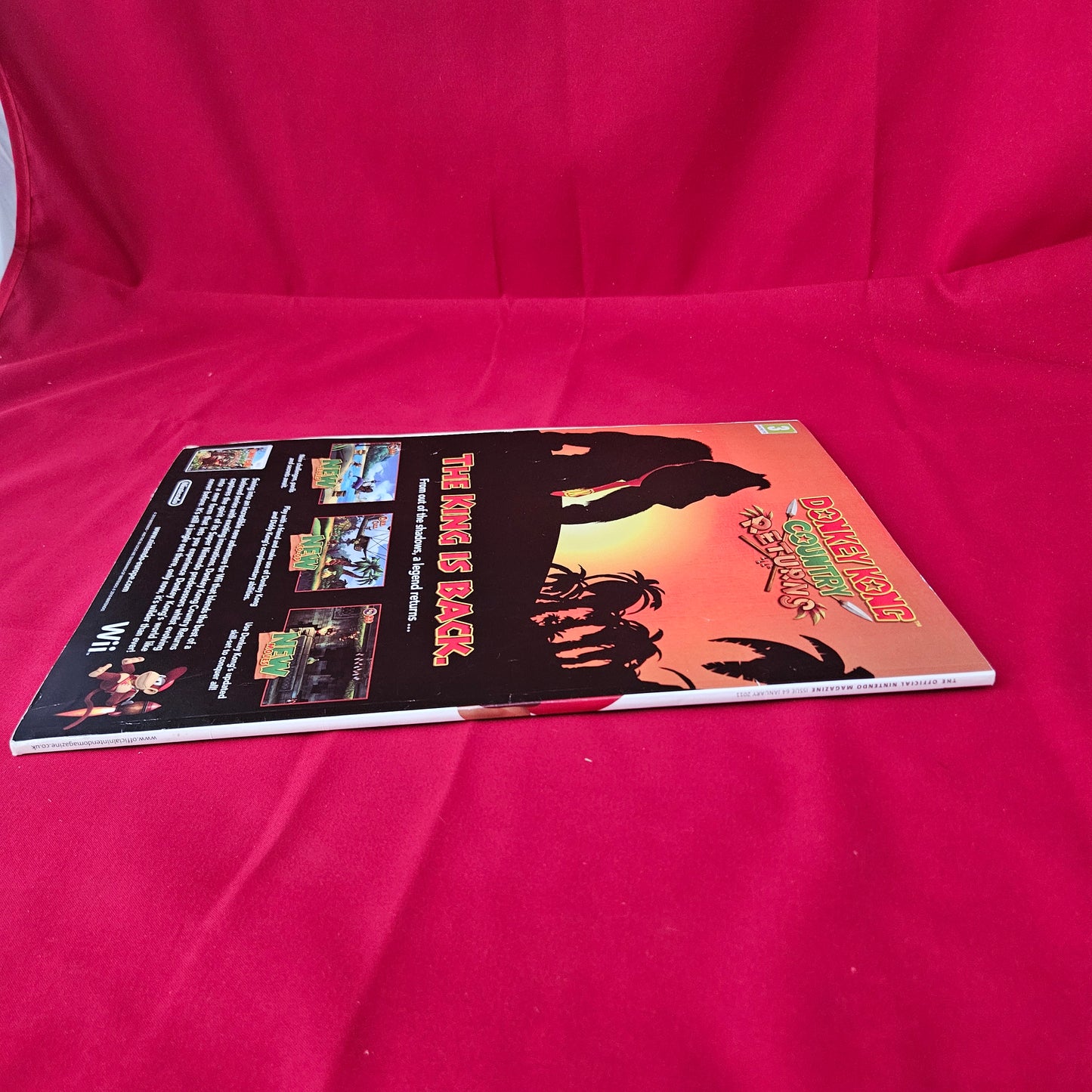 Nintendo The Official Magazine January 2011 Issue 64 (1380) Epic Mickey GoldenEye 007 Black Ops Ghost Trick Kingdom Hearts Re coded Donkey Kong Country Returns