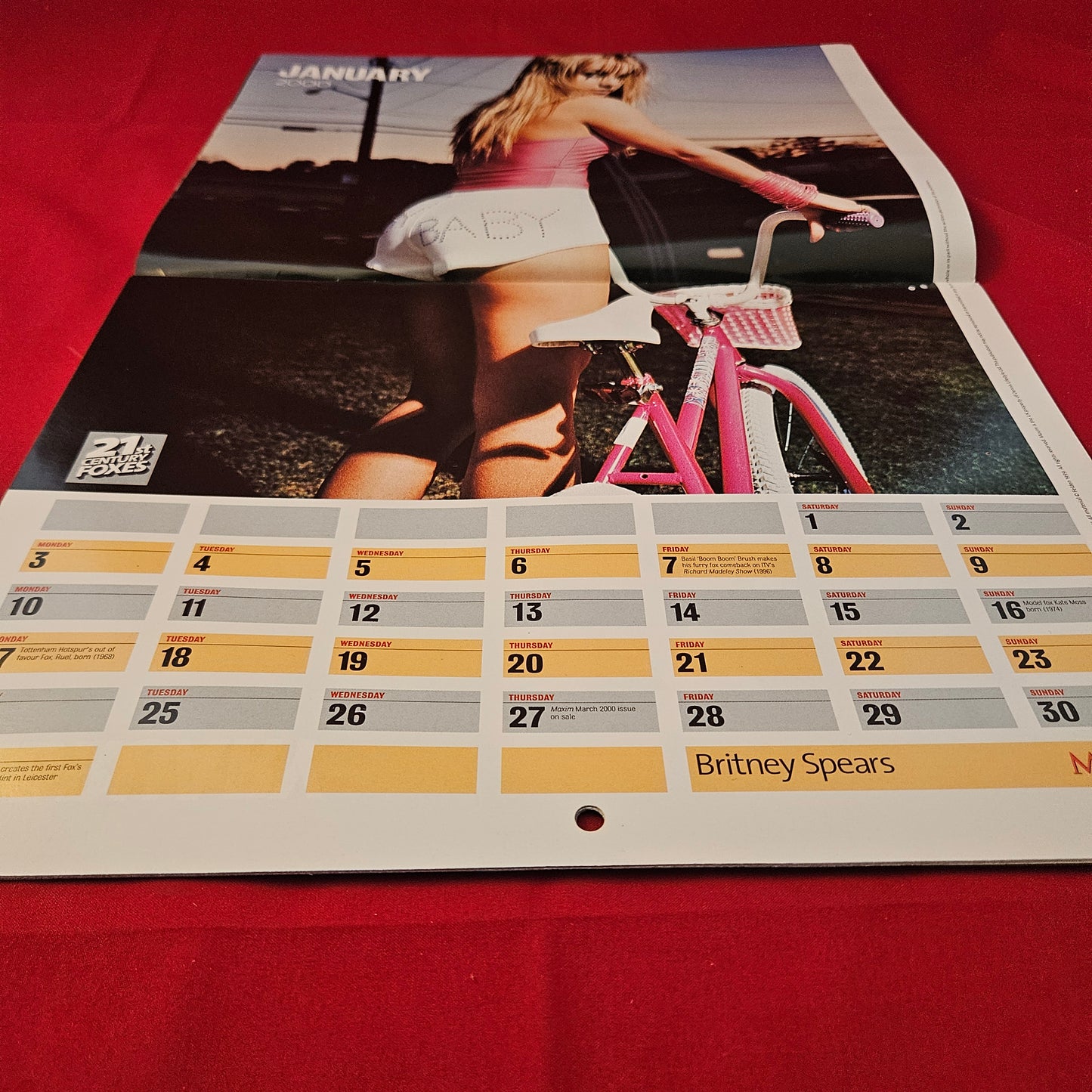 Maxim 21st Century Foxes 2000 AD Calendar Britney Spears Angelina Jolie (1228)