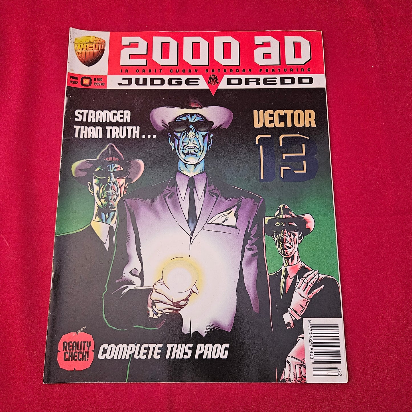 2000 AD Comic Magazine Prog 952 11 Aug 1995 (1266) Judge Dredd Vector 13 Slaine
