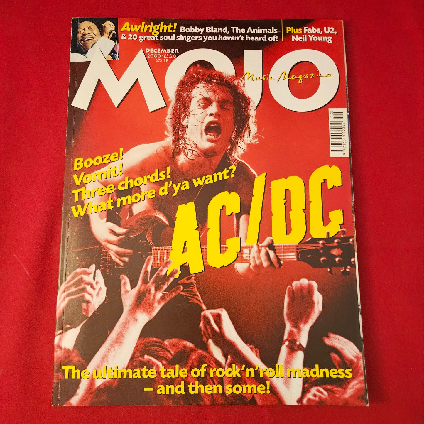 MOJO Magazine December 2000 (1300) AC/DC Angus Young The Animals Emmylou Harris Beatles
