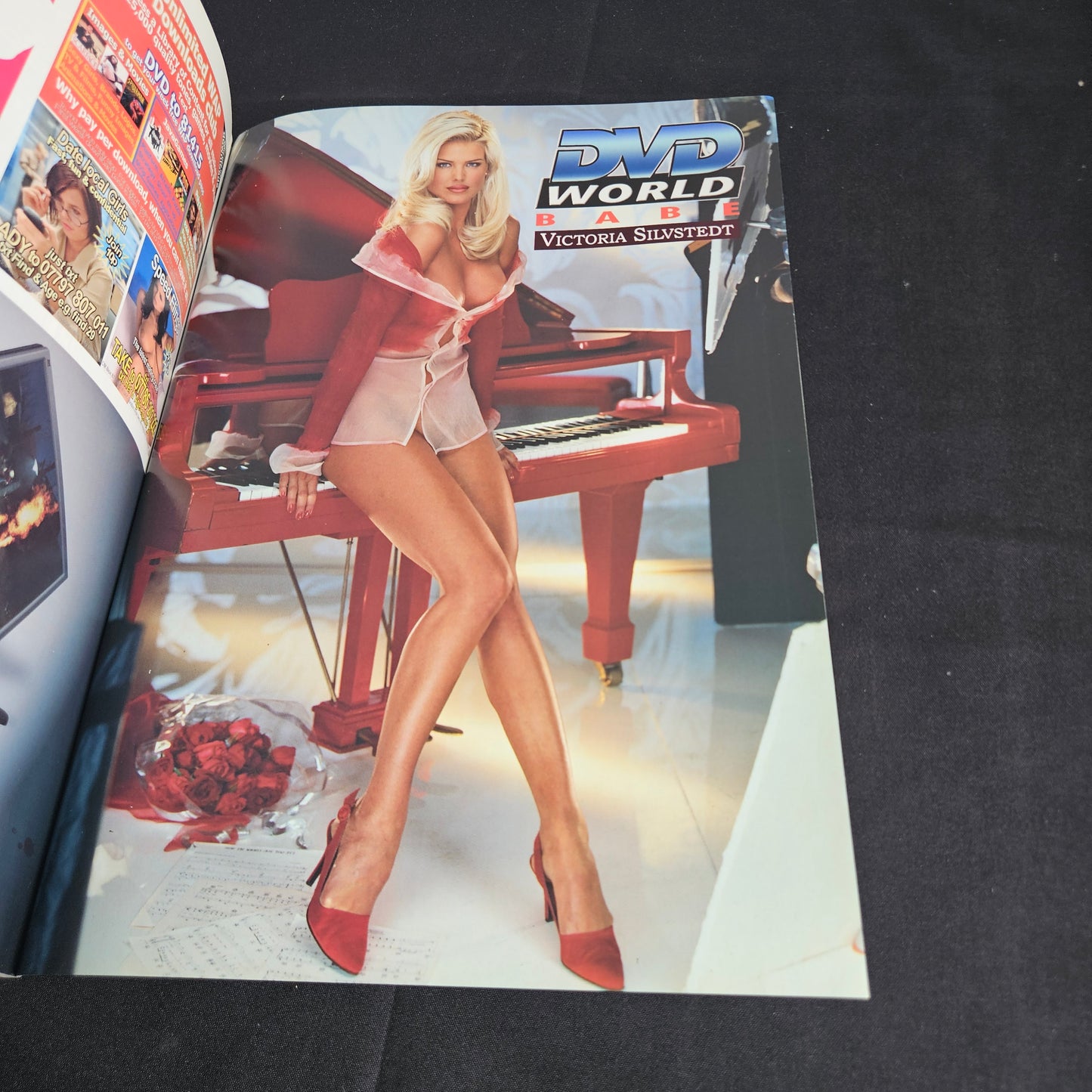 DVD World Magazine Issue 28 (1359) Victoria Silvstedt Paris Hilton Rob Zombie