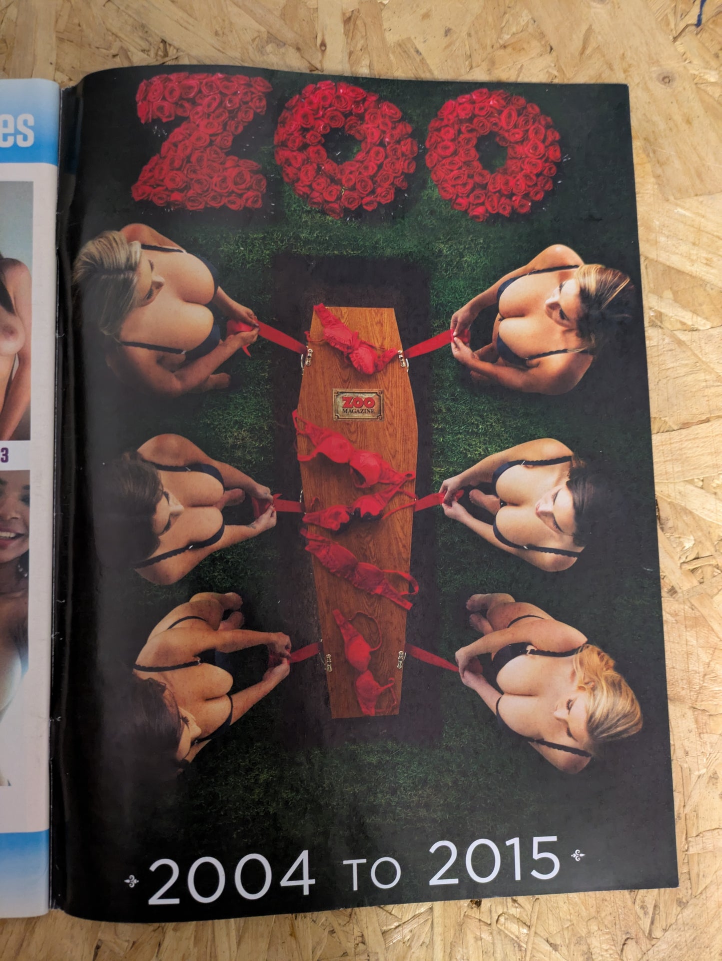 ZOO Magazine 25 December 7 January 2016 (1001) Lucy Pinder Sophie Howard Rosie Jones